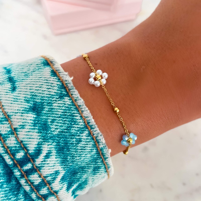Bransoletka ze stali z niebieskimi i perłowymi kwiatkami koraliki