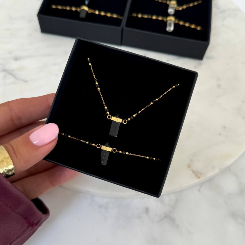 Naszyjnik z turmalinem i czarnymi koralikami łańcuszek ze stali