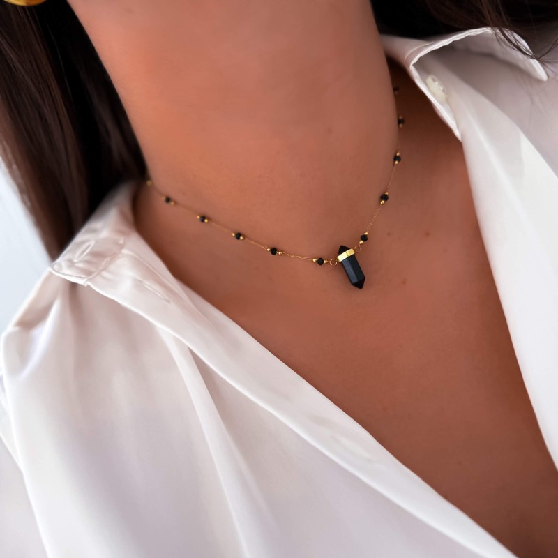 Naszyjnik z turmalinem i czarnymi koralikami łańcuszek ze stali