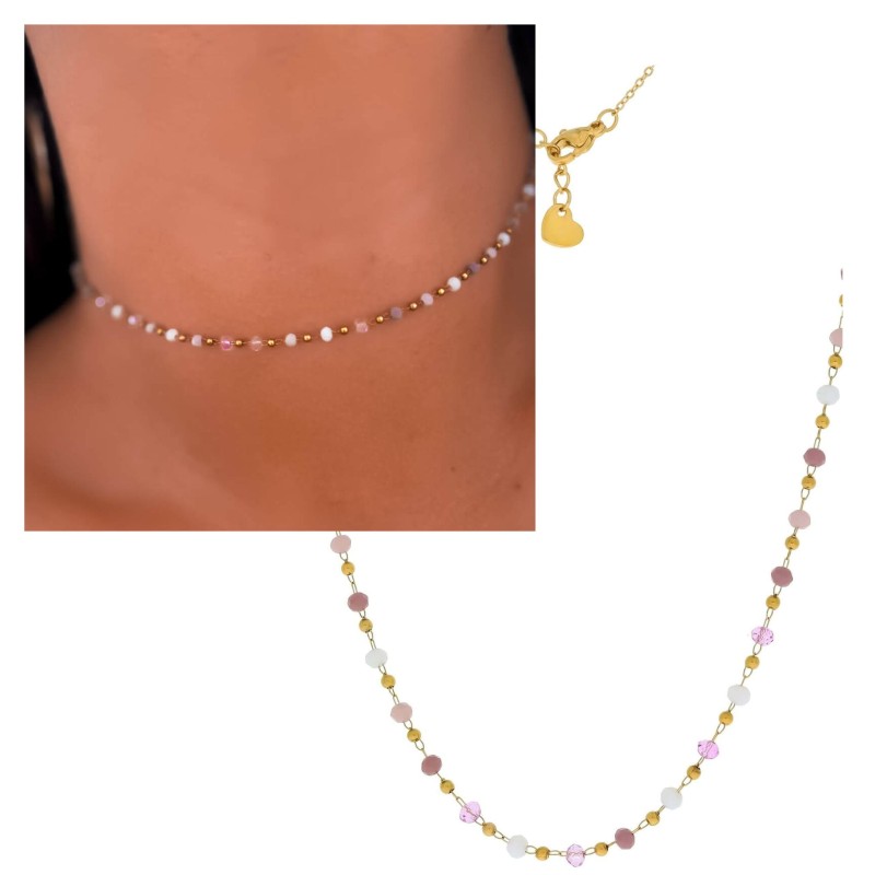 Elegancki naszyjnik damski choker ze stali szlachetnej z fioletowymi koralikami wrzosowy, idealny na prezent, zdjęcie na modelce i białym tle.