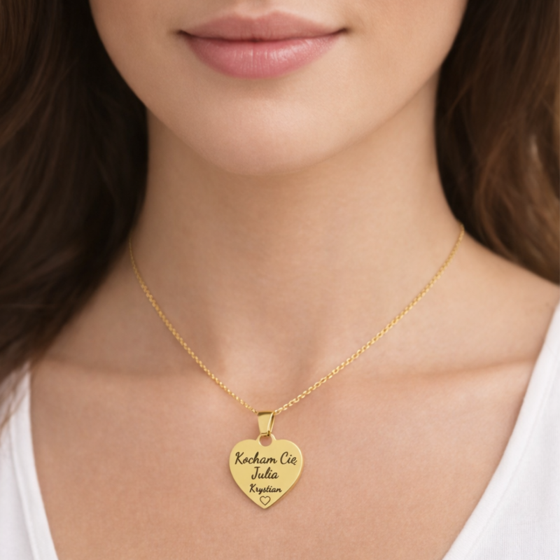 naszyjnik z grawerem na zawieszew kształcie serca Grawer imion Prezent dla żony dziewczyny.png