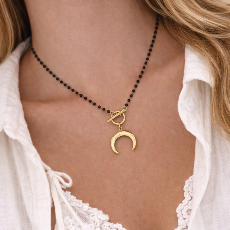 Choker z księżycem Naszyjnik Czarne koraliki Klasyczny Na prezent.png