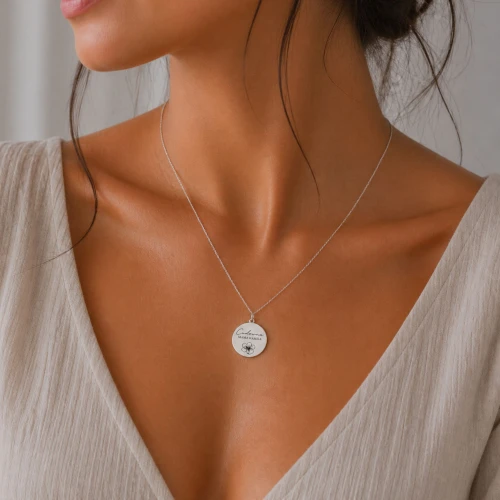 Naszyjnik srebrny dla mamy z grawerem – prezent dla mamy personalizowany