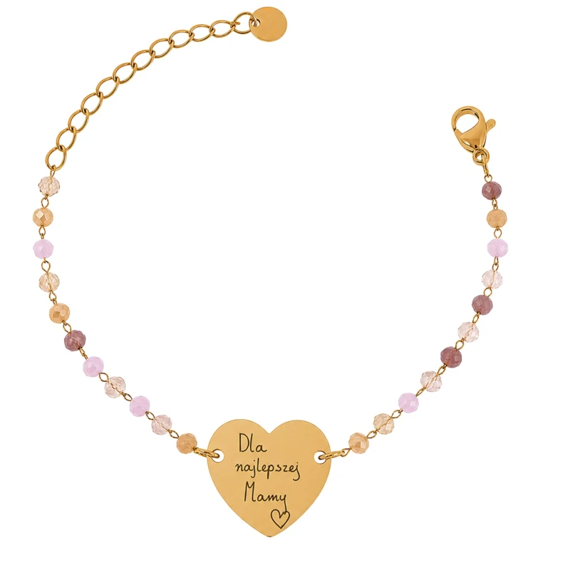 Bransoletka dla mamy z grawerem ręcznego napisu dziecka „Dla najlepszej Mamy” na złotym sercu. Personalizowany prezent z emocjonalnym znaczeniem, delikatne koraliki, elegancki design.